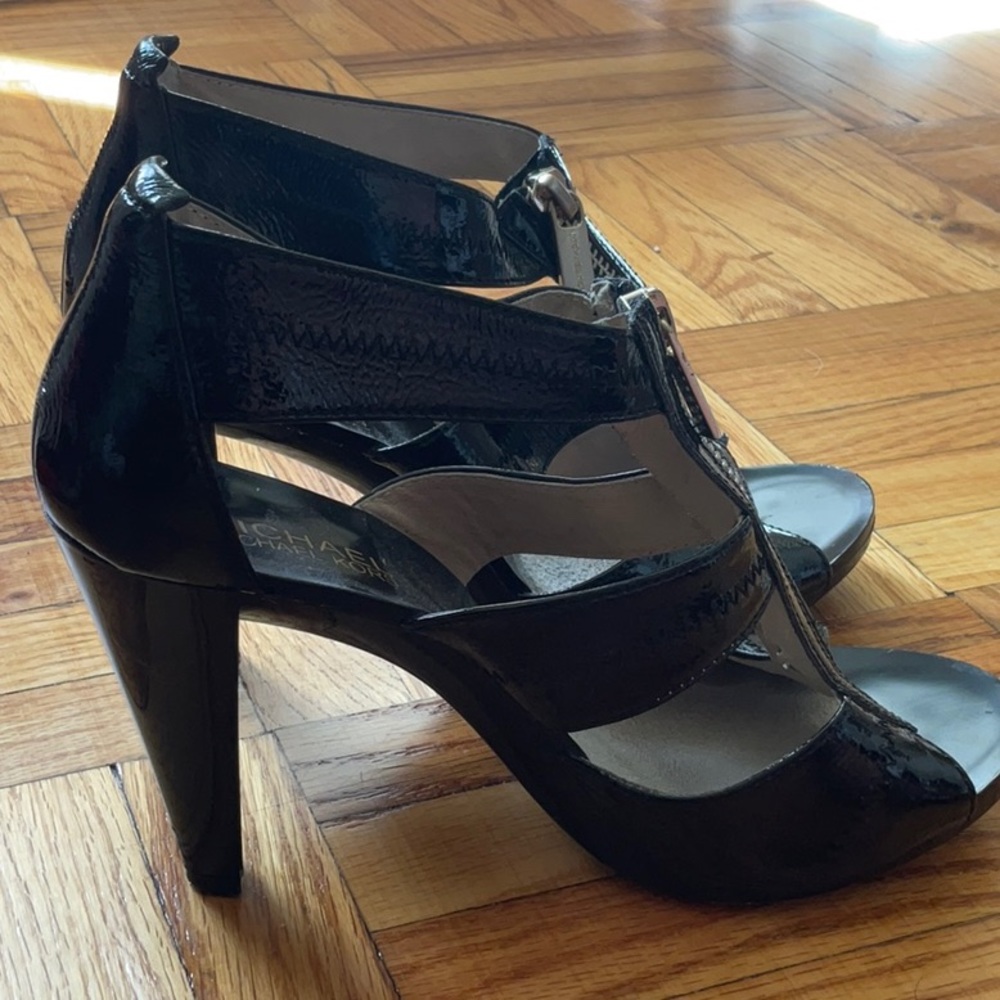 Michael Kors - Picture 2 of 2